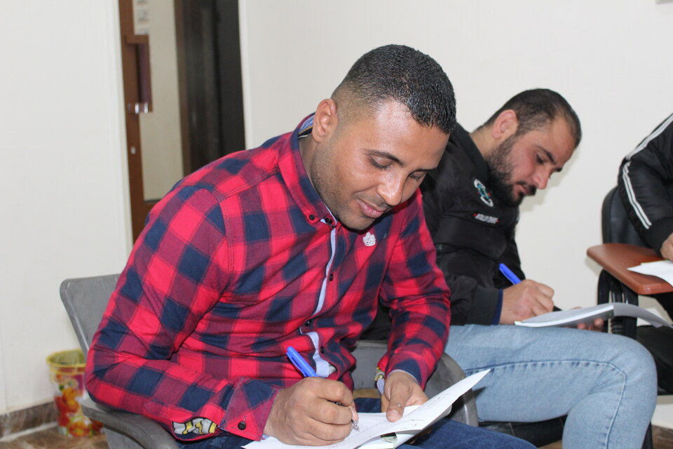 Thumbnail for ورشة عمل تدريبية حول مهارات الطباعة على الأقمشة. وقد تم تنظيمها بحضور ممثل عن الحكومة الهولندية، (مشروع بهجة البطل).